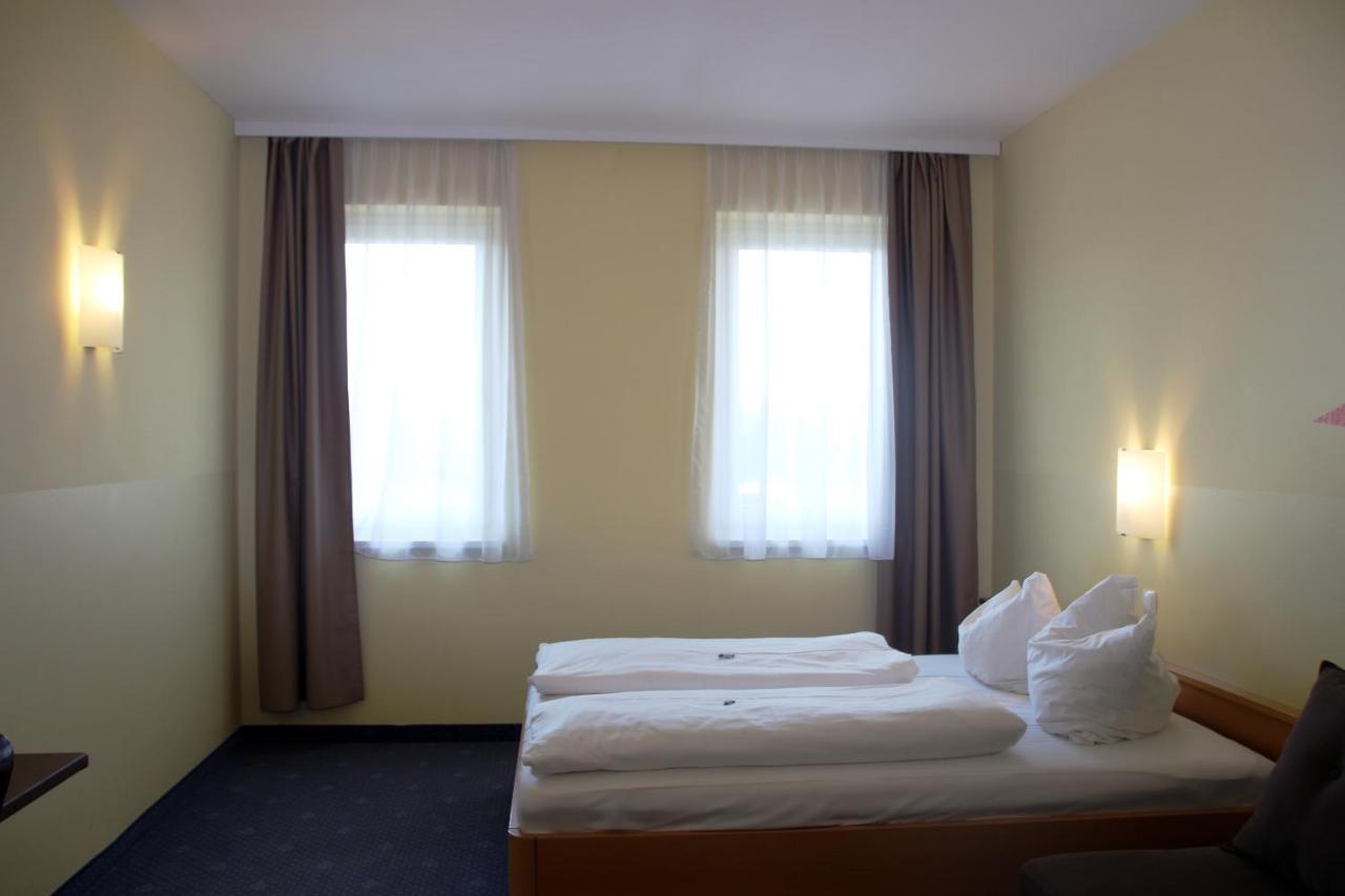 Novapark Flugzeughotel 3* Graz